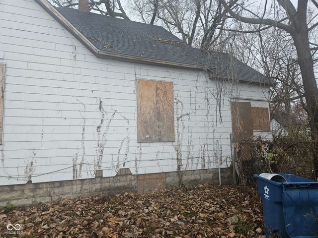 1520 1st Avenue, Terre Haute, IN 47807