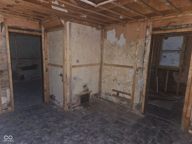 1520 1st Avenue, Terre Haute, IN 47807