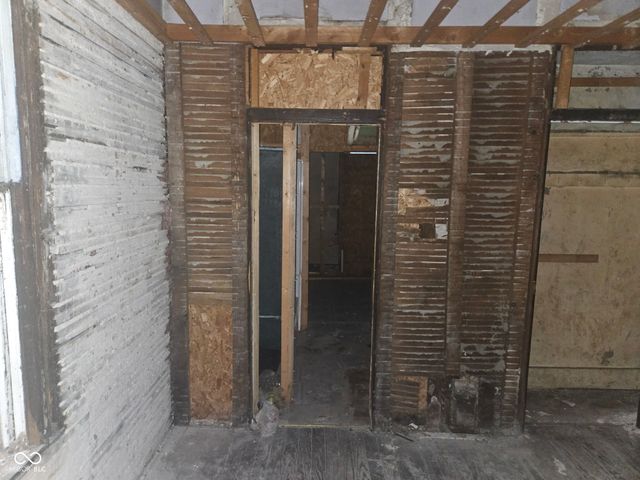 1520 1st Avenue, Terre Haute, IN 47807