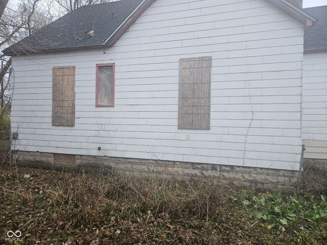 1520 1st Avenue, Terre Haute, IN 47807