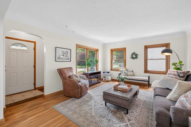 2663 16th Avenue E, North Saint Paul, MN 55109