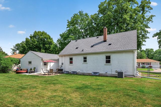 2663 16th Avenue E, North Saint Paul, MN 55109