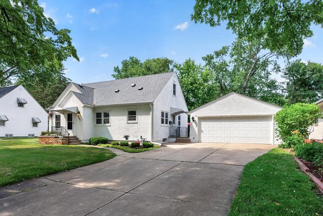 2663 16th Avenue E, North Saint Paul, MN 55109