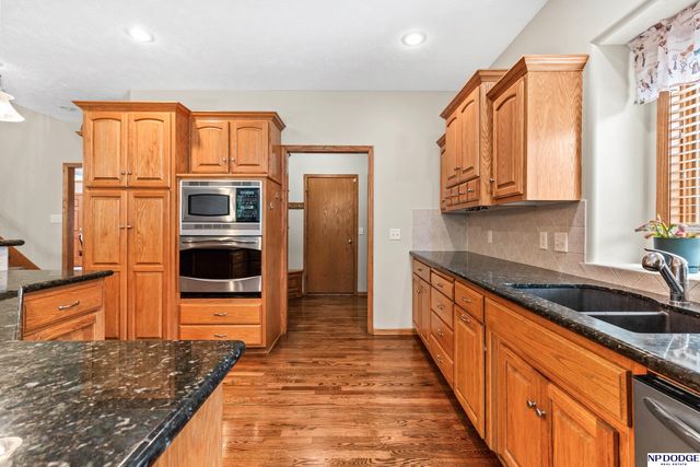 9235 Bayberry Road, La Vista, NE 68128