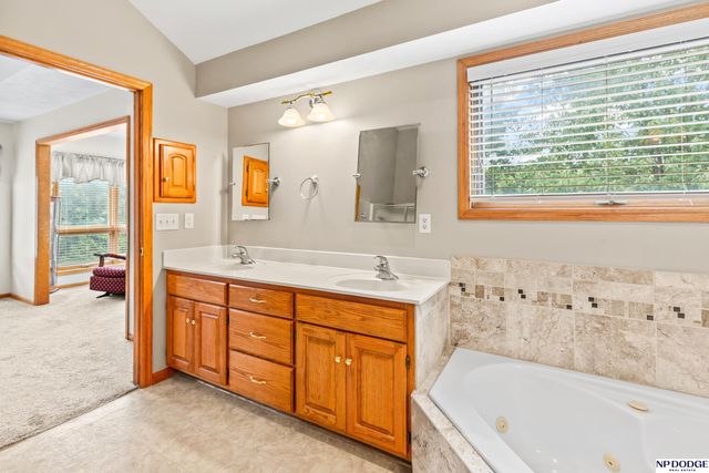 9235 Bayberry Road, La Vista, NE 68128