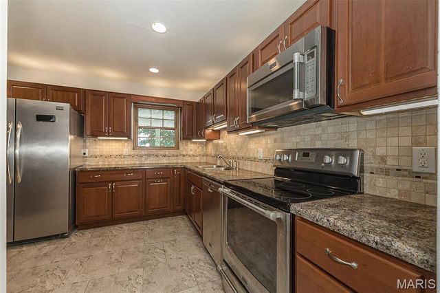 11716 Minot Drive, Bridgeton, MO 63044