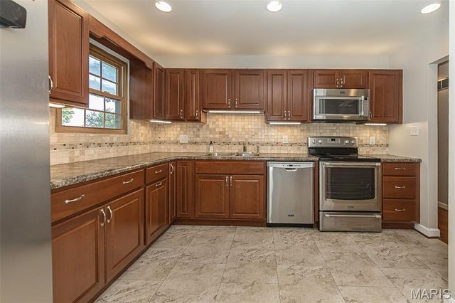 11716 Minot Drive, Bridgeton, MO 63044