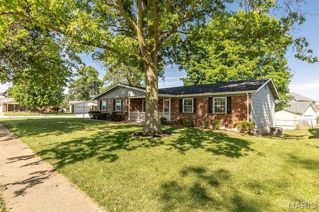 11716 Minot Drive, Bridgeton, MO 63044