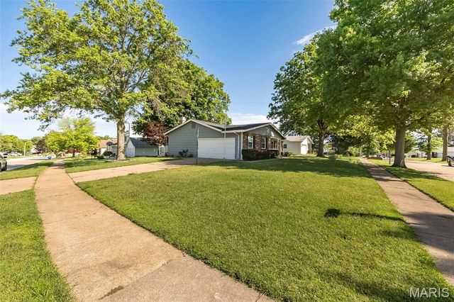 11716 Minot Drive, Bridgeton, MO 63044