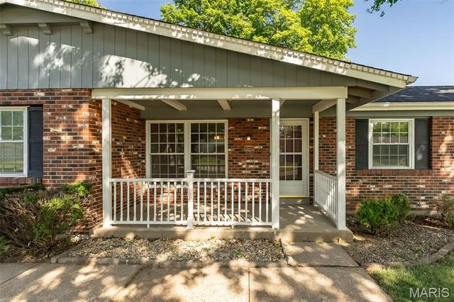 11716 Minot Drive, Bridgeton, MO 63044