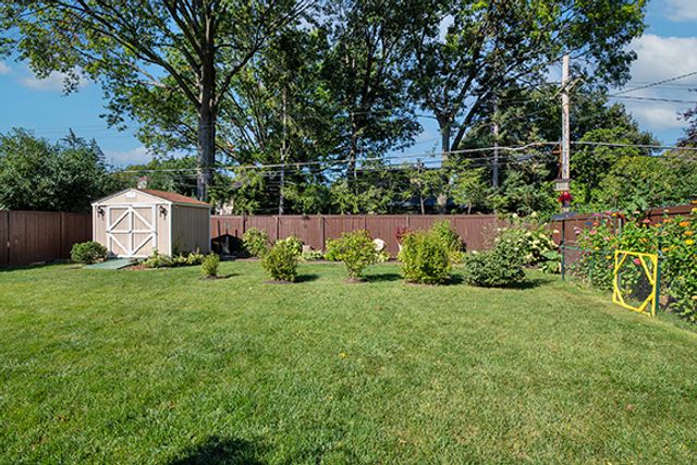 320 Cornell Avenue, Des Plaines, IL 60016