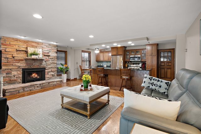 320 Cornell Avenue, Des Plaines, IL 60016