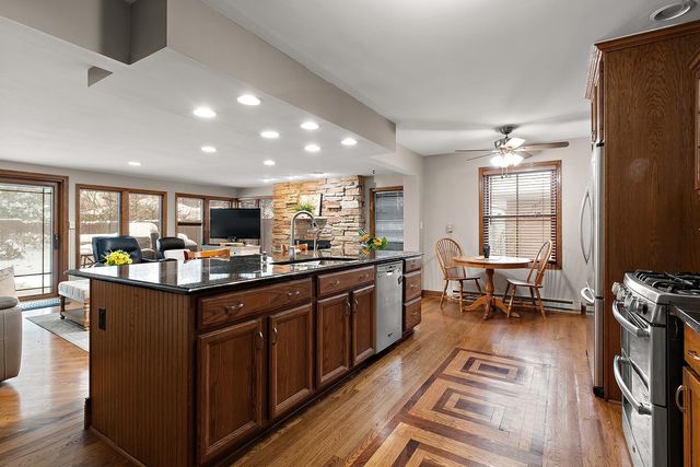 320 Cornell Avenue, Des Plaines, IL 60016