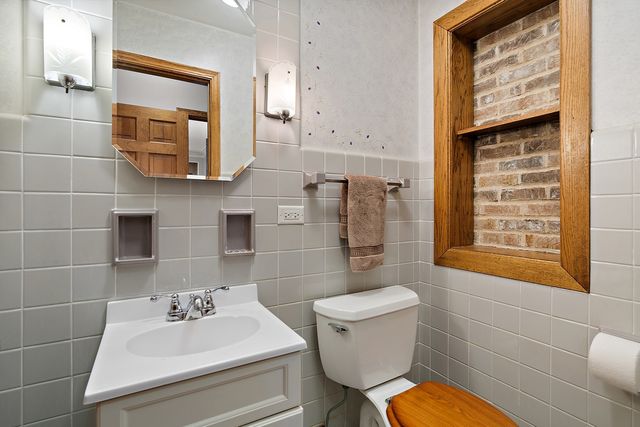 320 Cornell Avenue, Des Plaines, IL 60016