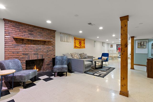 320 Cornell Avenue, Des Plaines, IL 60016