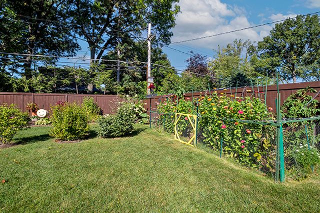 320 Cornell Avenue, Des Plaines, IL 60016