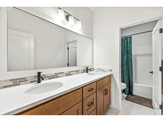3628 HAZELNUT St, Forest Grove, OR 97116