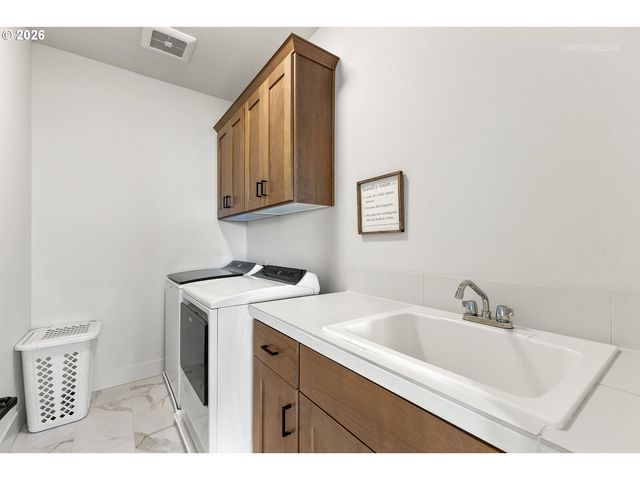 3628 HAZELNUT St, Forest Grove, OR 97116