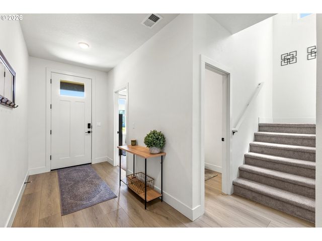 3628 HAZELNUT St, Forest Grove, OR 97116