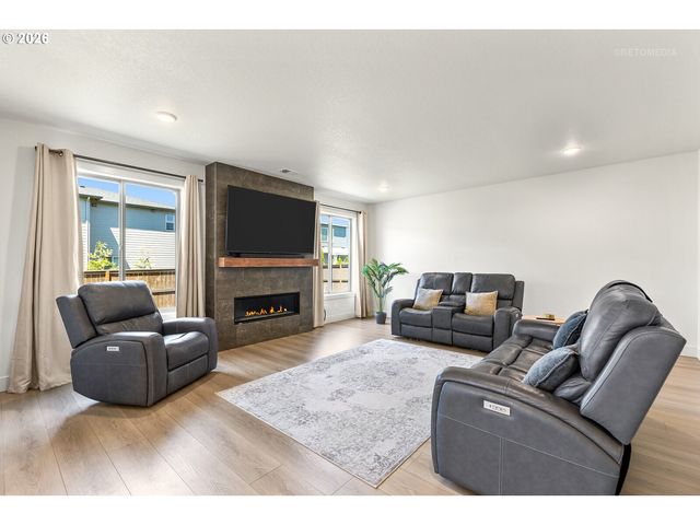 3628 HAZELNUT St, Forest Grove, OR 97116