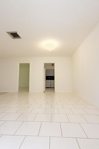 1739 Embassy Drive 202, West Palm Beach, FL 33401