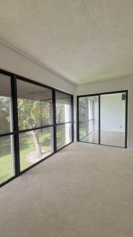 1739 Embassy Drive 202, West Palm Beach, FL 33401