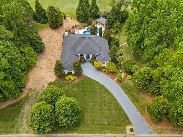 752 Three Wood Lane, Woodruff, SC 29388