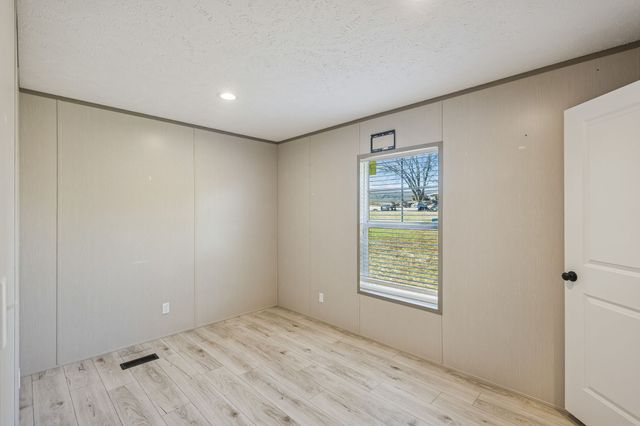 1053 Buncombe Rd, Belvidere, TN 37306