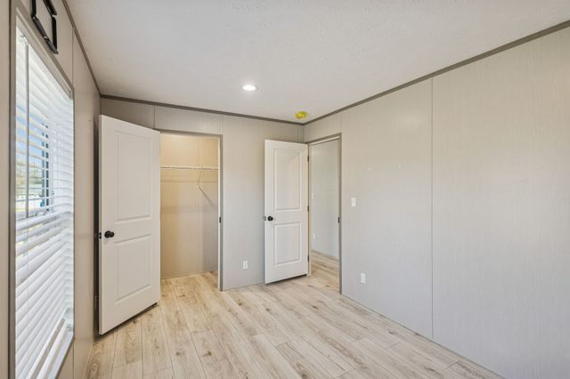 1053 Buncombe Rd, Belvidere, TN 37306