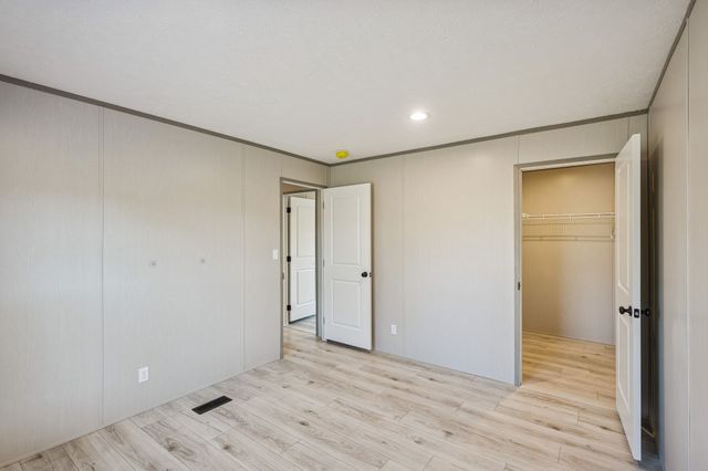 1053 Buncombe Rd, Belvidere, TN 37306