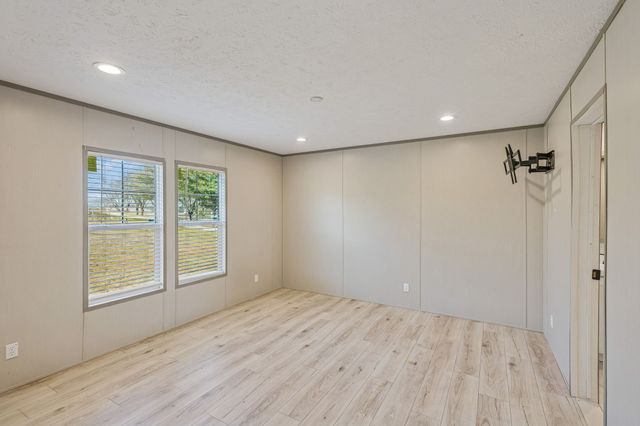 1053 Buncombe Rd, Belvidere, TN 37306