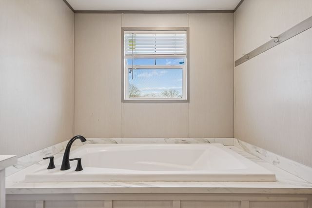 1053 Buncombe Rd, Belvidere, TN 37306