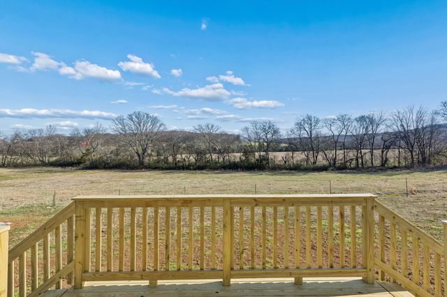 1053 Buncombe Rd, Belvidere, TN 37306