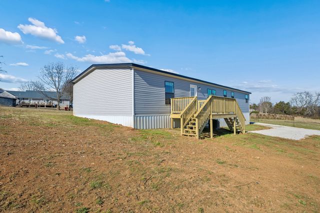 1053 Buncombe Rd, Belvidere, TN 37306