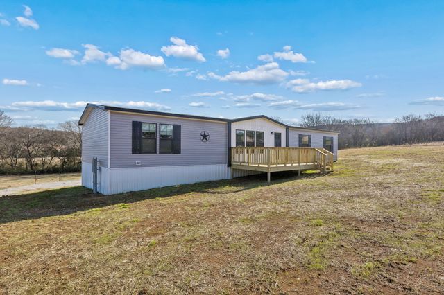 1053 Buncombe Rd, Belvidere, TN 37306