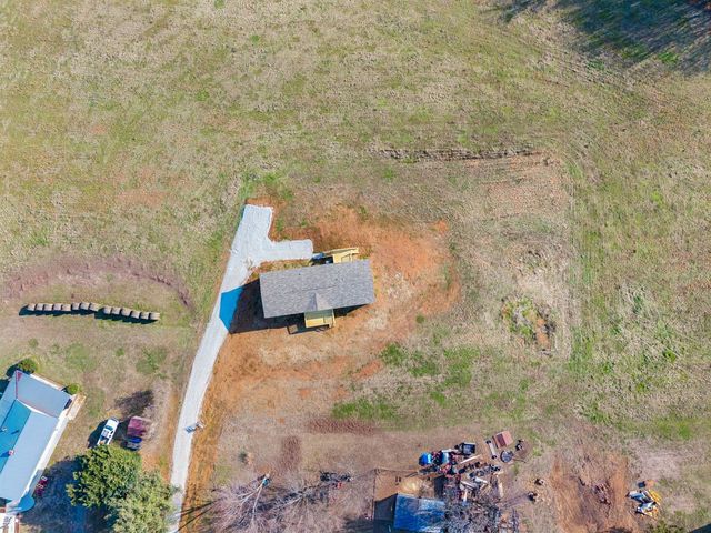 1053 Buncombe Rd, Belvidere, TN 37306