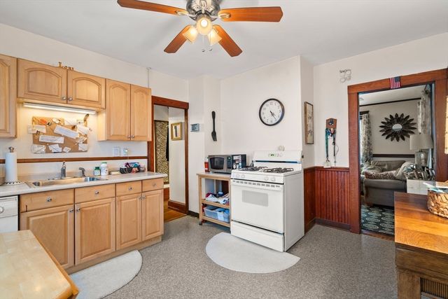 99 Verchild St, Quincy, MA 02169