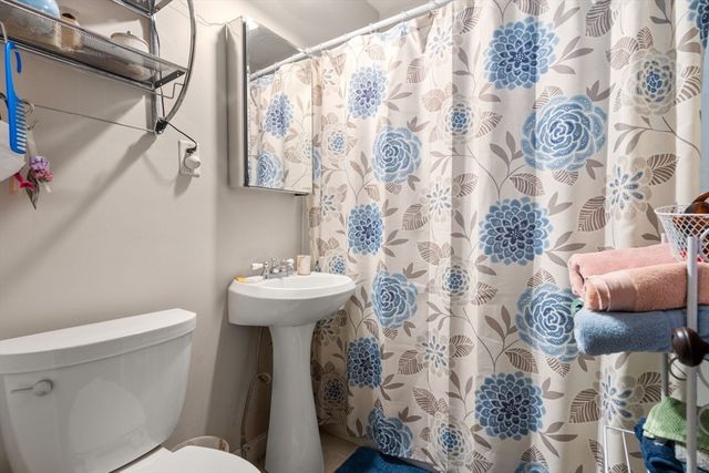 99 Verchild St, Quincy, MA 02169