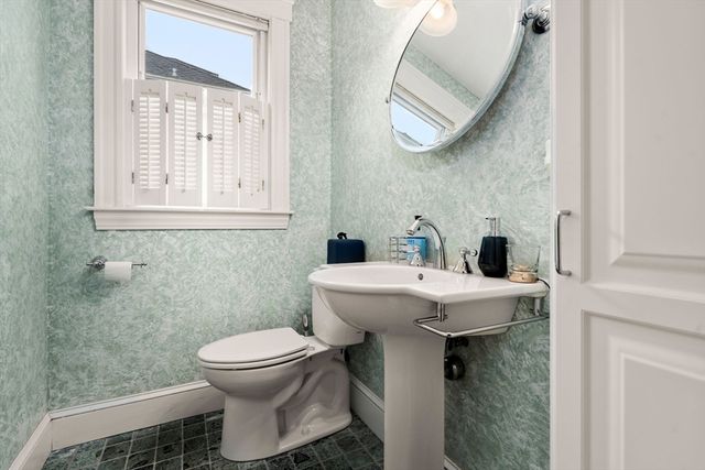 99 Verchild St, Quincy, MA 02169