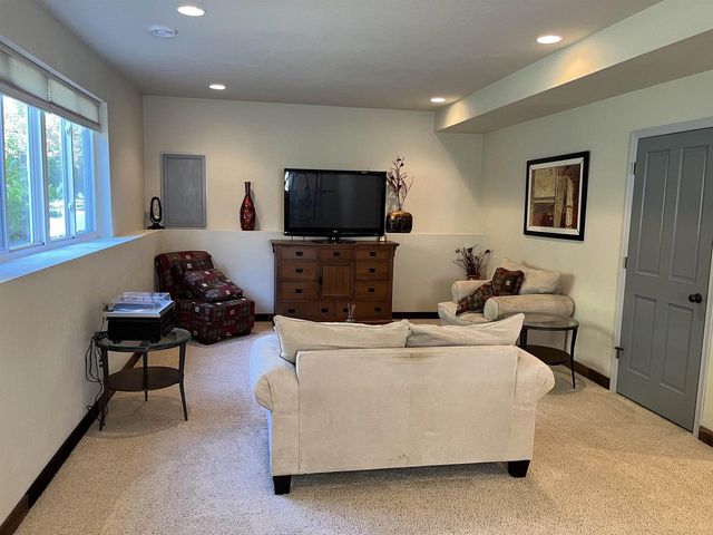 2340 LADYBIRD DRIVE, Neenah, WI 54956