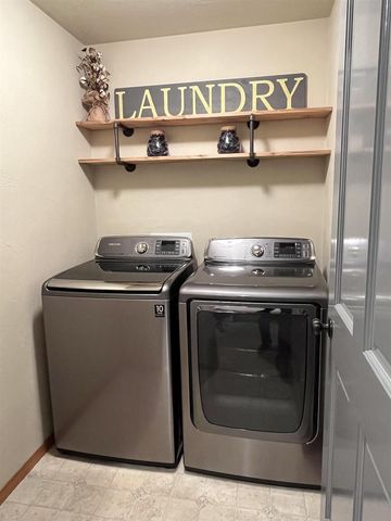 2340 LADYBIRD DRIVE, Neenah, WI 54956