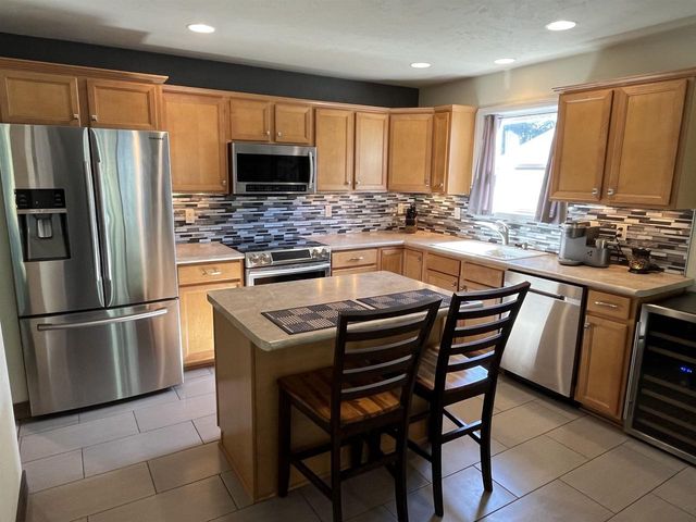 2340 LADYBIRD DRIVE, Neenah, WI 54956