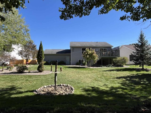 2340 LADYBIRD DRIVE, Neenah, WI 54956