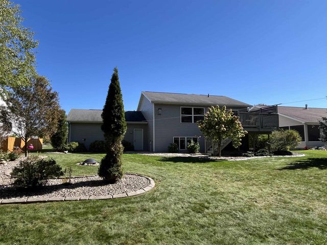 2340 LADYBIRD DRIVE, Neenah, WI 54956