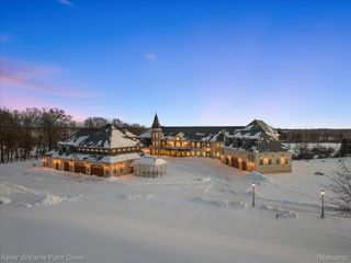 68050 Hillside Lane, Washington Township, MI 48095