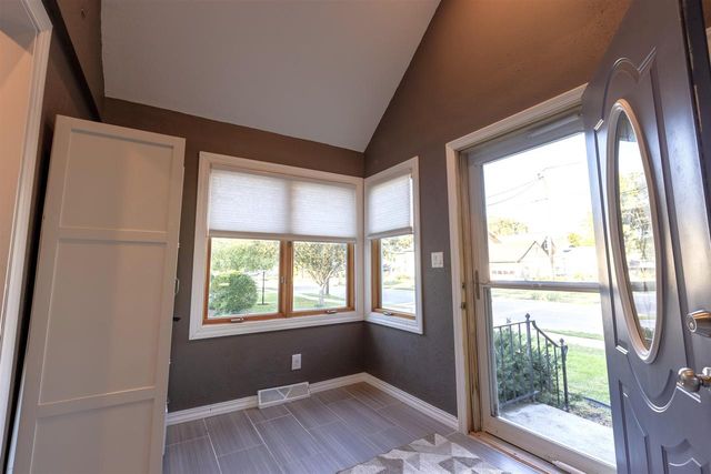 605 CHESTNUT STREET, Neenah, WI 54956