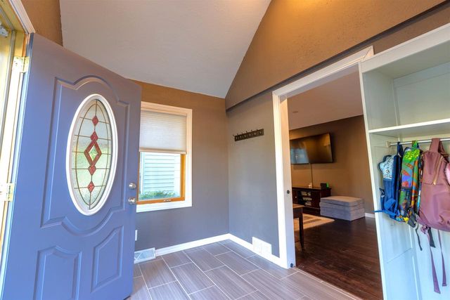 605 CHESTNUT STREET, Neenah, WI 54956