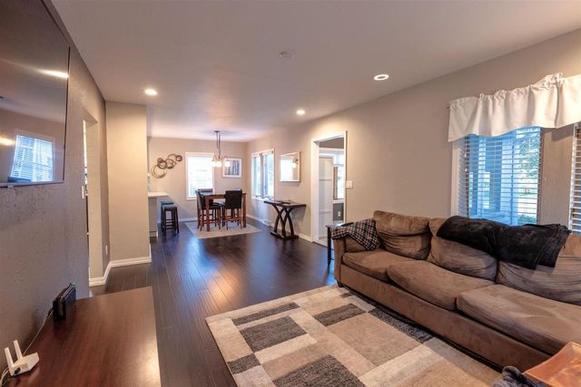 605 CHESTNUT STREET, Neenah, WI 54956
