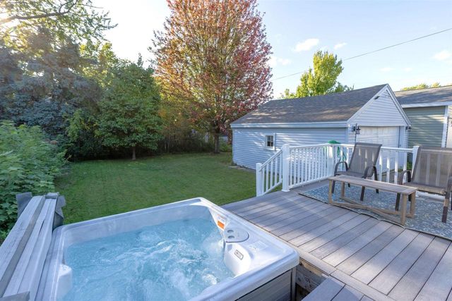 605 CHESTNUT STREET, Neenah, WI 54956
