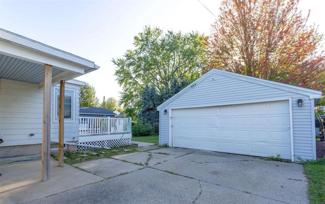 605 CHESTNUT STREET, Neenah, WI 54956